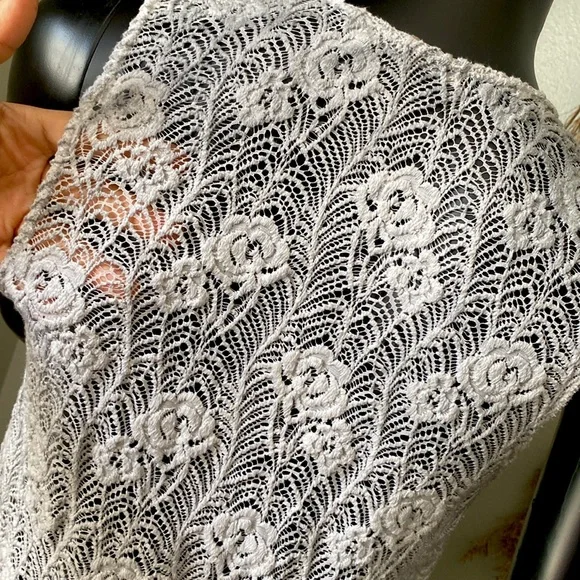 Monoreno Gray Ombre Lace Dress Top - Picture 10 of 13